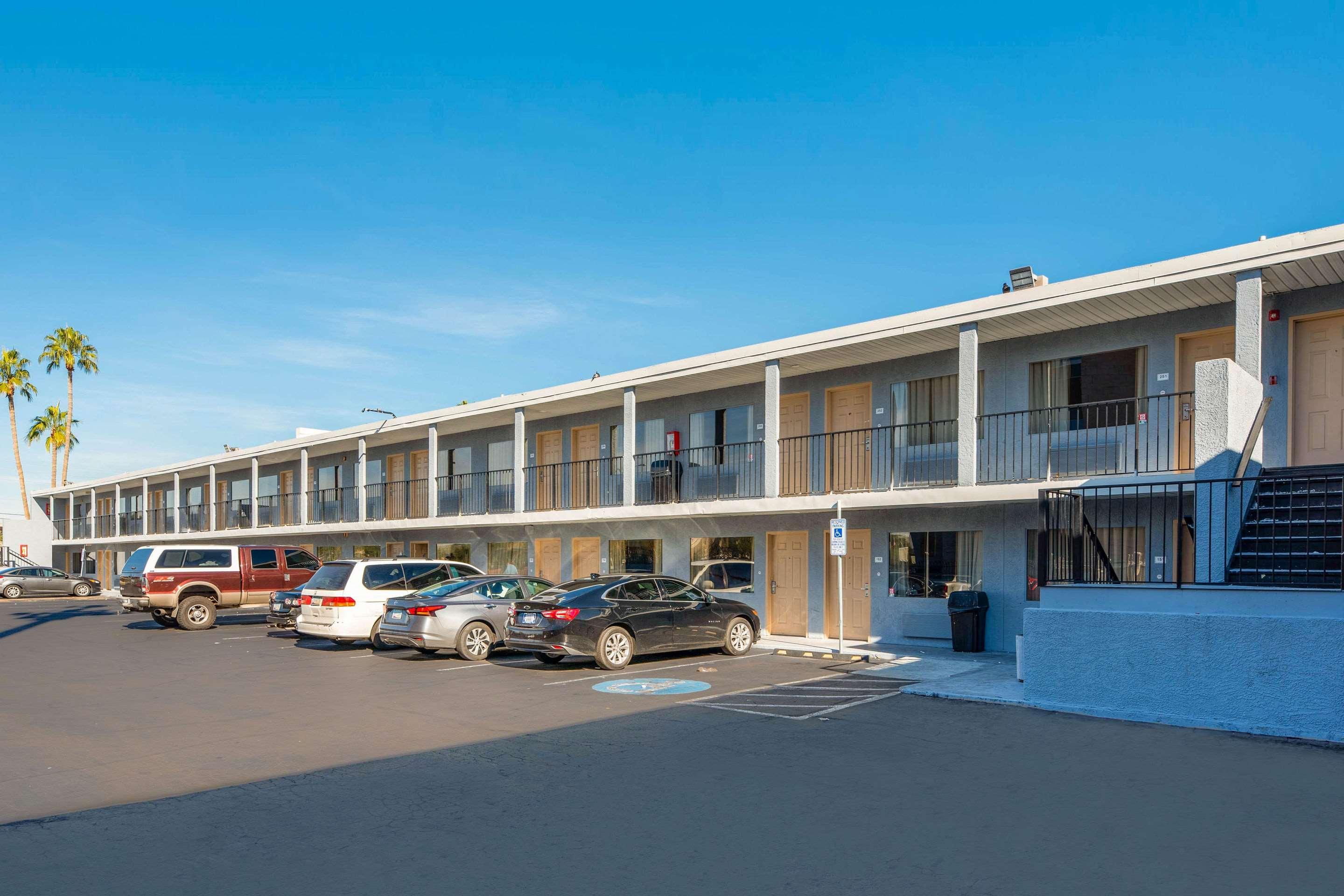 Econo Lodge Phoenix North I-17 Экстерьер фото
