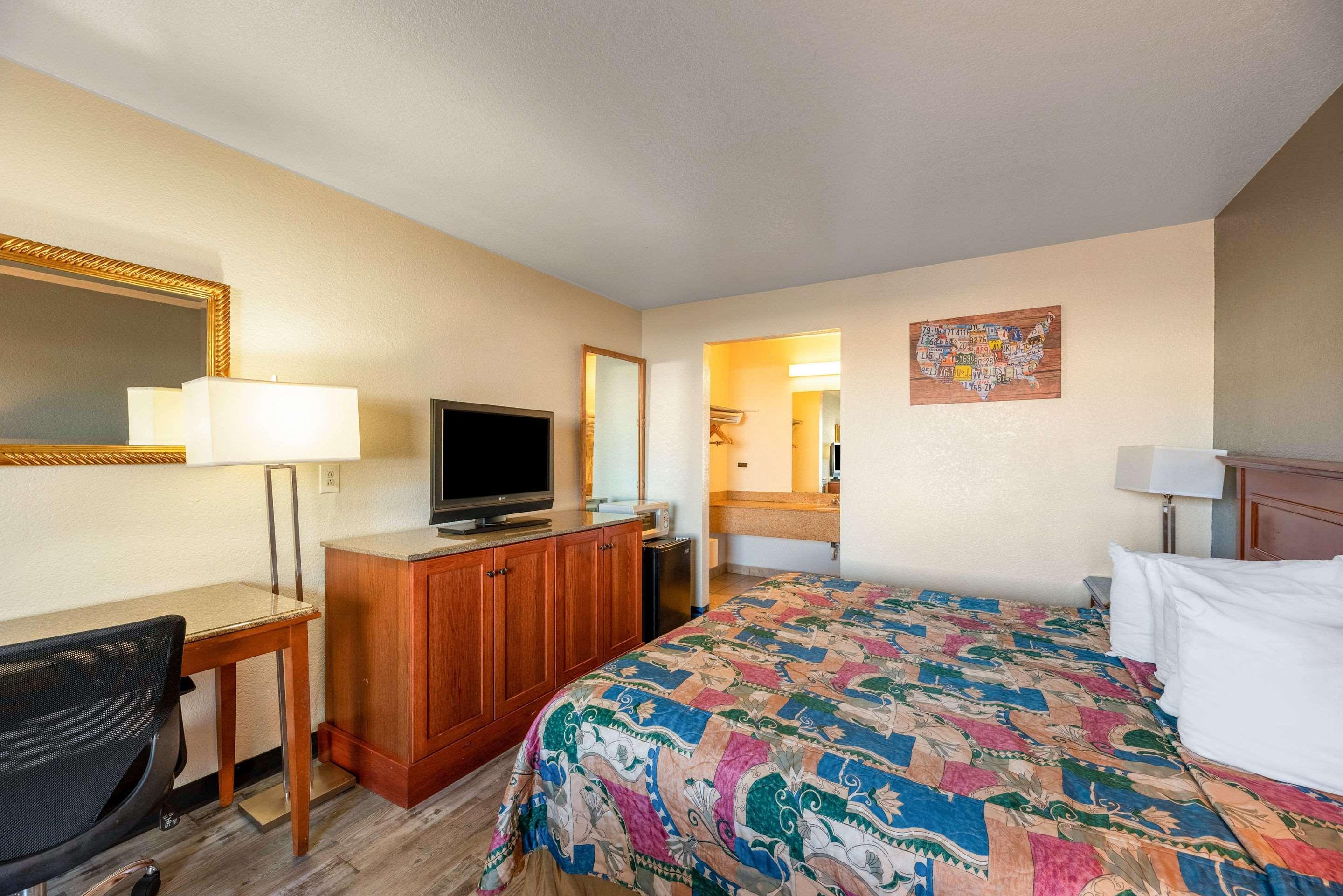 Econo Lodge Phoenix North I-17 Экстерьер фото