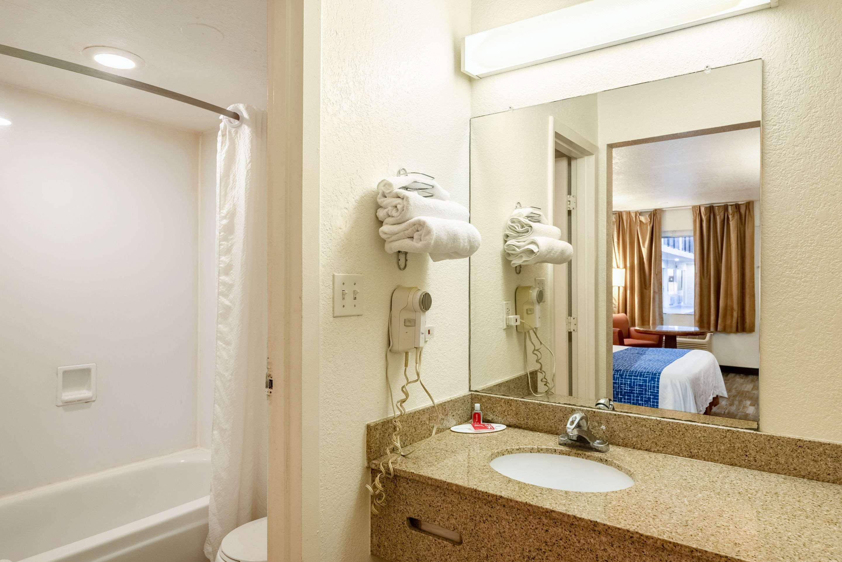Econo Lodge Phoenix North I-17 Экстерьер фото