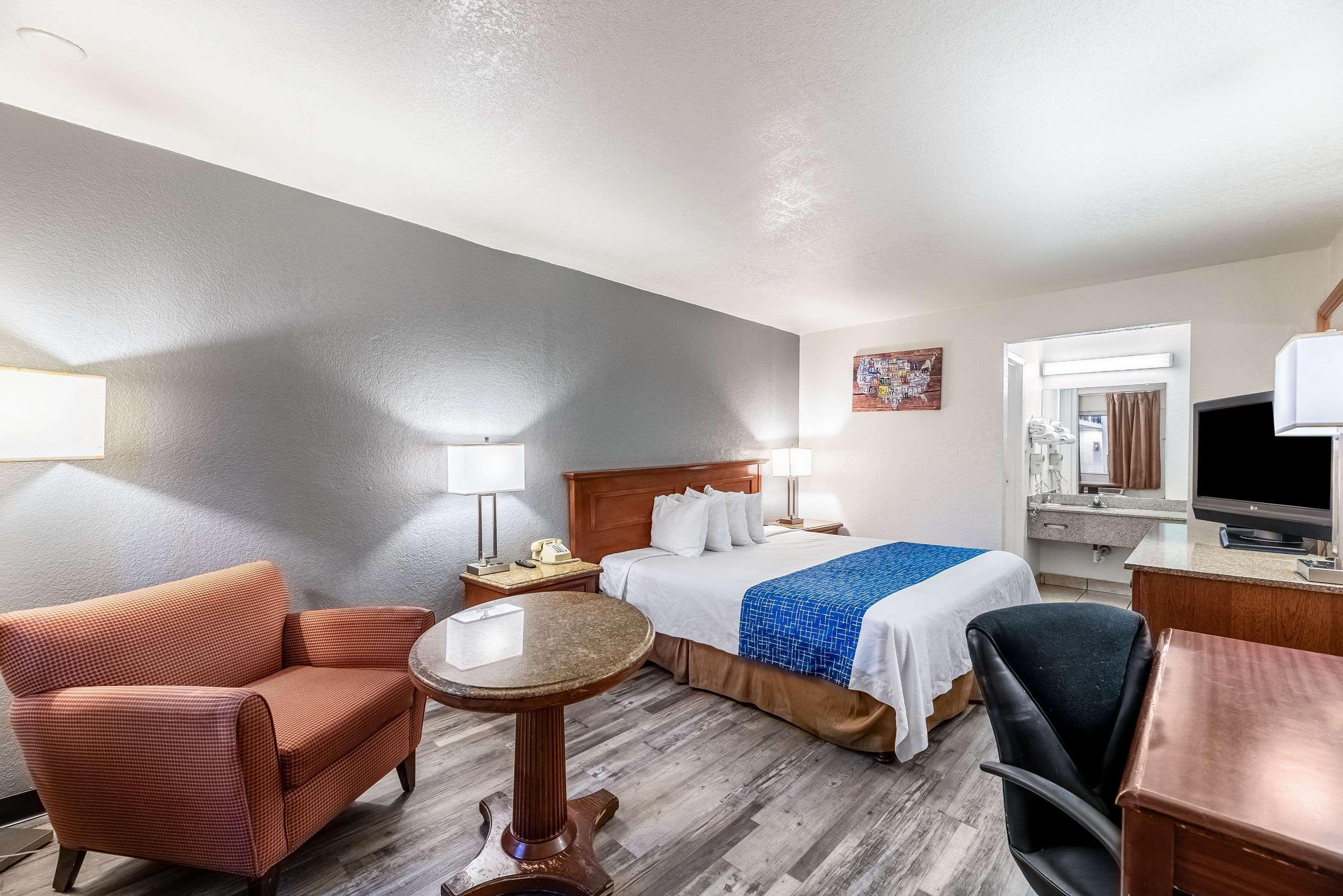 Econo Lodge Phoenix North I-17 Экстерьер фото