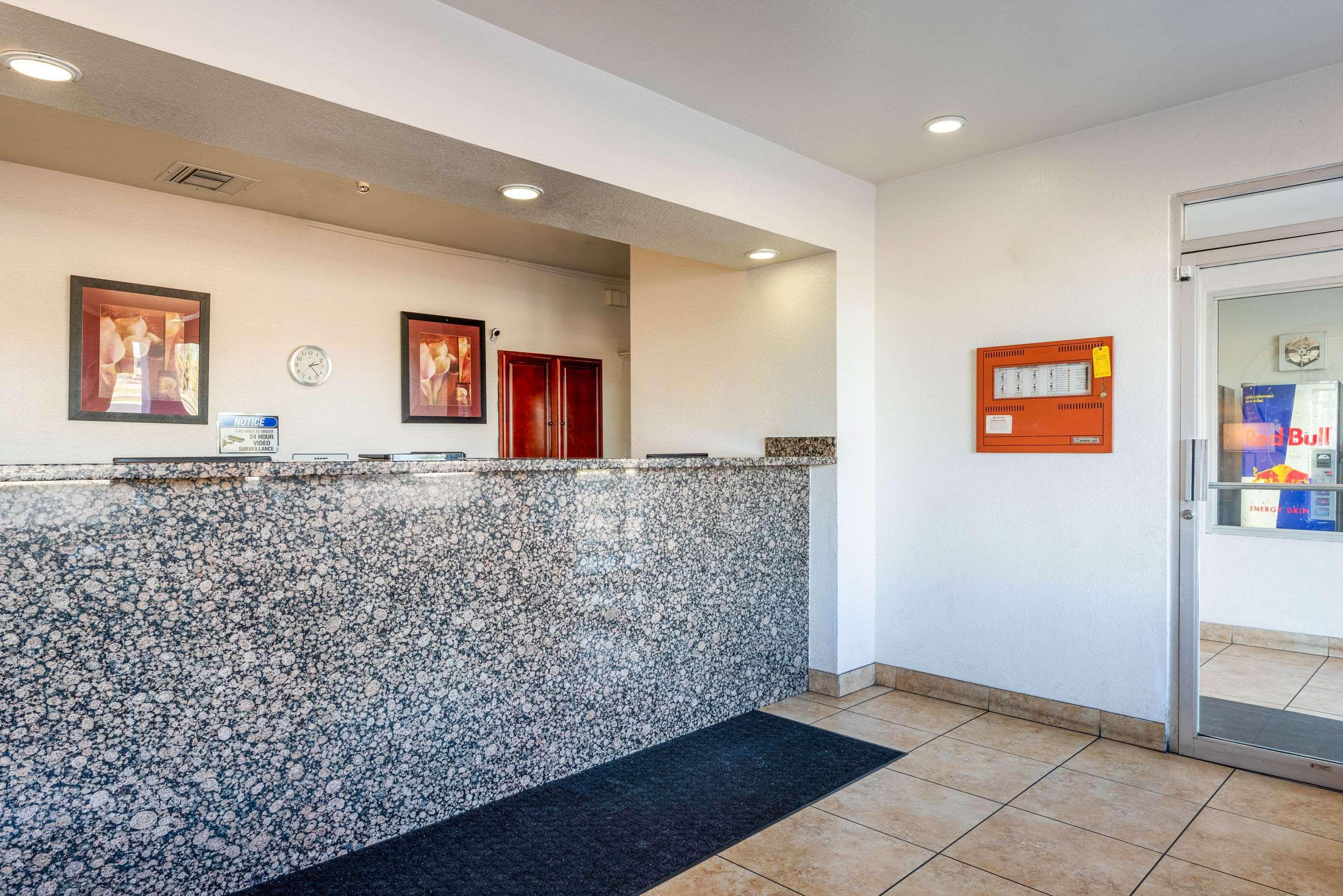 Econo Lodge Phoenix North I-17 Экстерьер фото