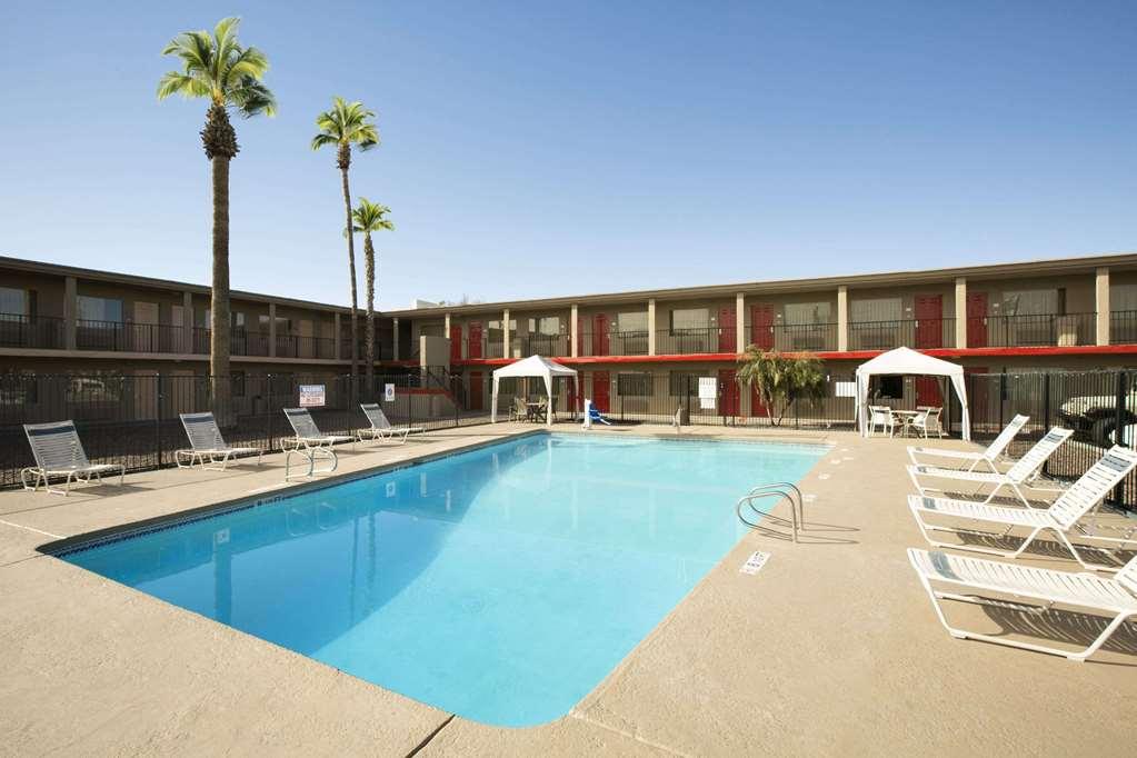 Econo Lodge Phoenix North I-17 Экстерьер фото