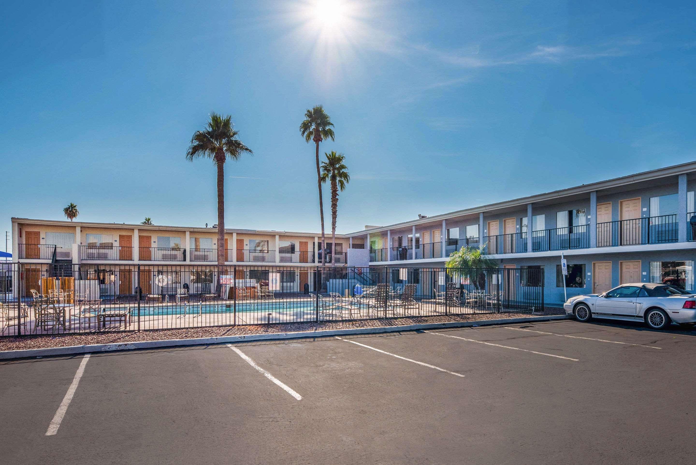 Econo Lodge Phoenix North I-17 Экстерьер фото