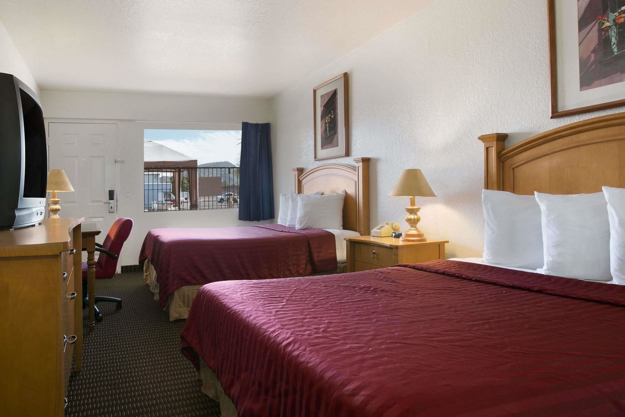 Econo Lodge Phoenix North I-17 Экстерьер фото