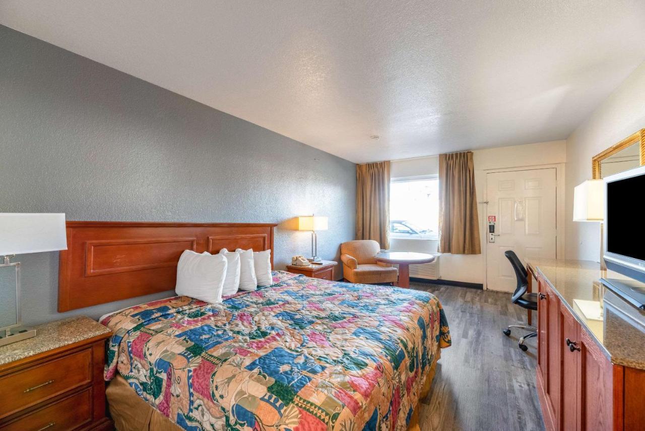 Econo Lodge Phoenix North I-17 Экстерьер фото